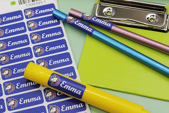 Material escolar com etiquetas adesivas My Nametags